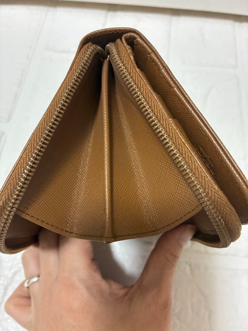 PRADA ブラウン 二つ折り財布　サフィアーノ　三角ロゴ 12