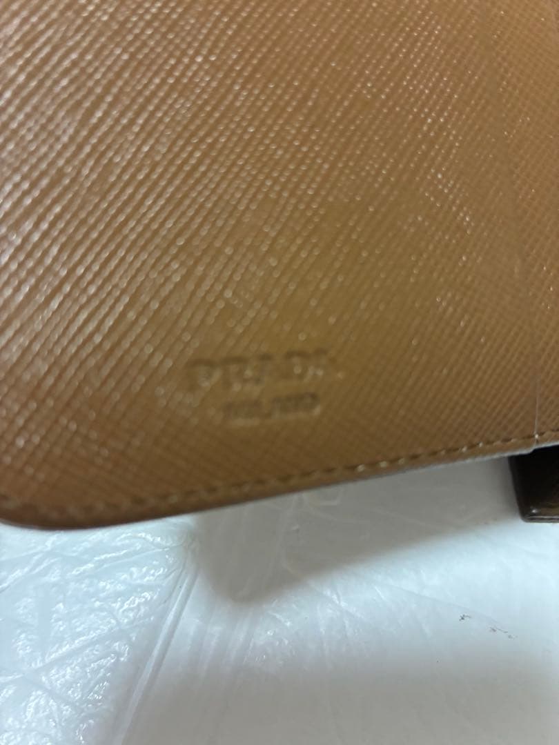 PRADA ブラウン 二つ折り財布　サフィアーノ　三角ロゴ 5