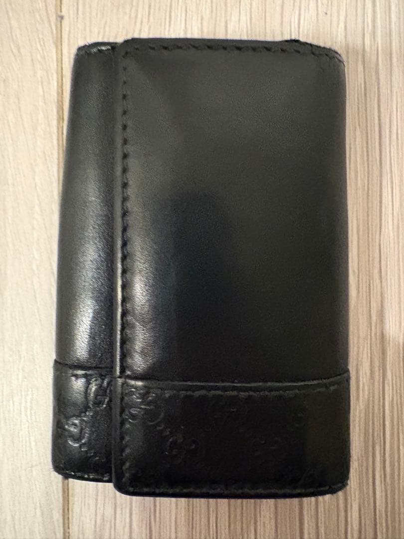 GUCCI ブラックレザーキーケース