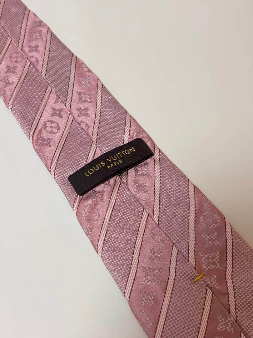 LOUIS VUITTON BIGモノグラム柄　ピンクストライプ　シルクネクタイ 3