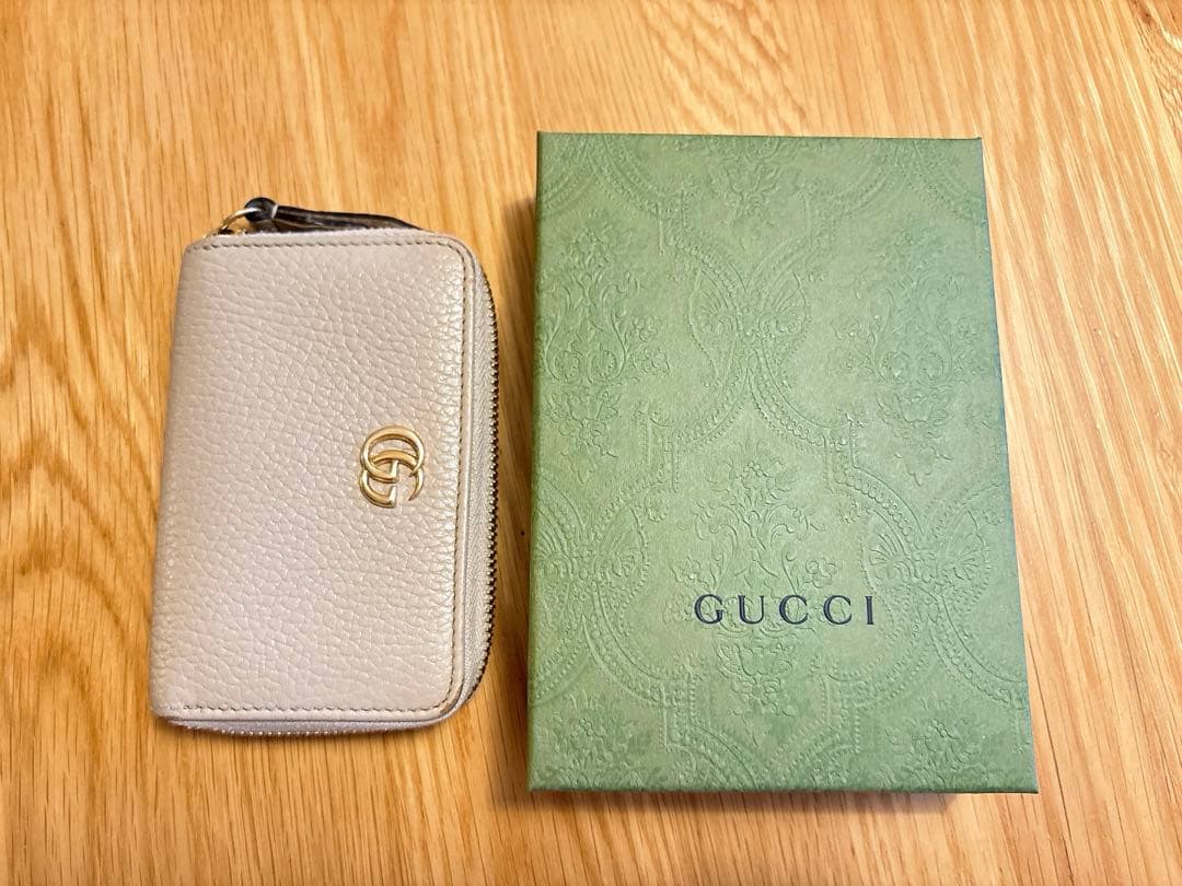 GUCCI グッチ