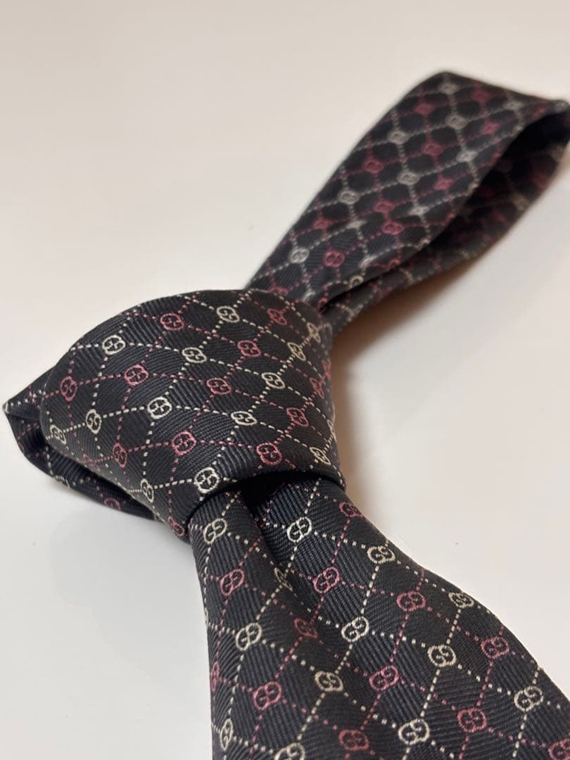 GUCCI ピンクホワイトGGパターン グレーネクタイ 8