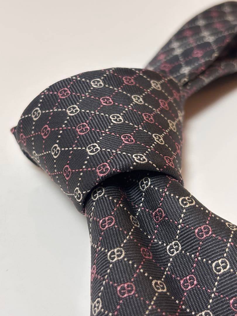 GUCCI ピンクホワイトGGパターン グレーネクタイ 10